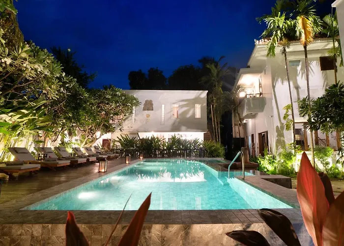 Mane History Lovers Hotel
