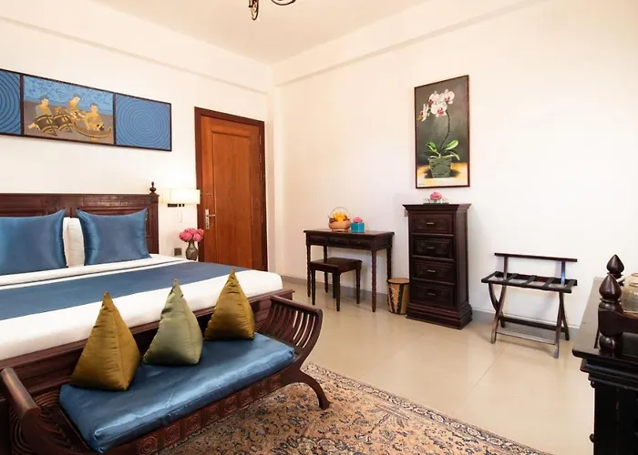 Mane History Lovers Hotel 5*