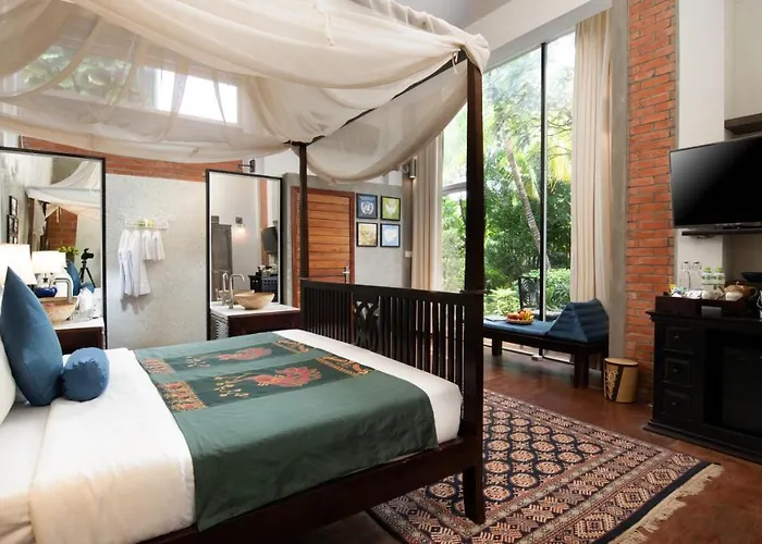 Mane History Lovers Hotel